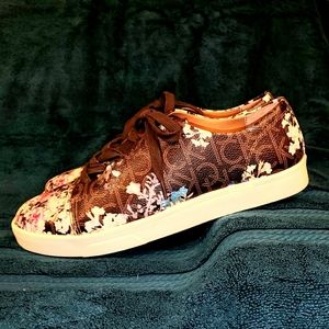 Calvin Klein Imilia Floral Print Sneakers
